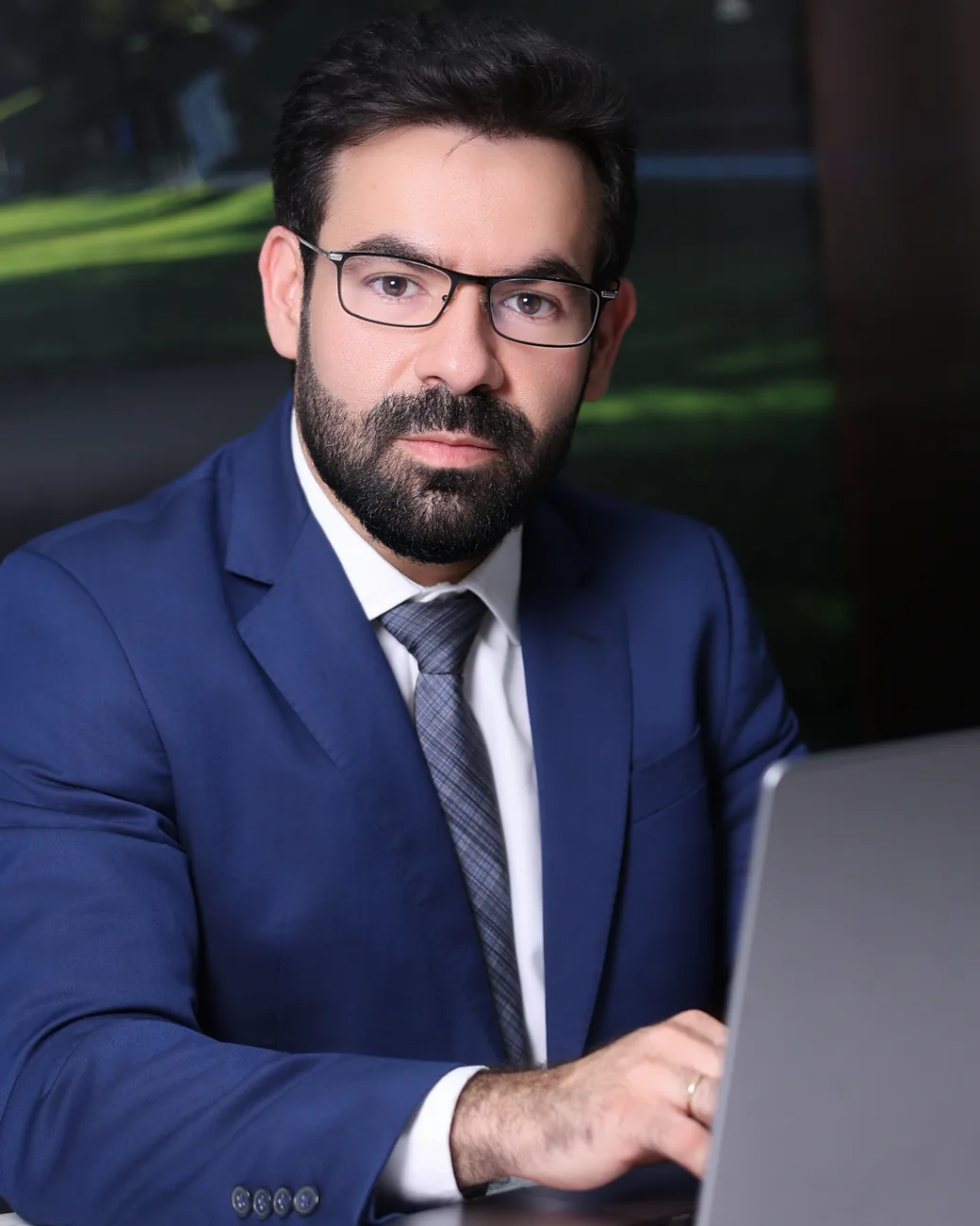 Dr. Igor Cardoso, cardiologista intervencionista, no consultório em Teresina